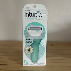 Schick Intuition razor with travel cap